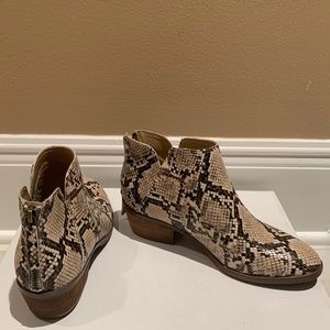 Micheal Kors booties. Size 6. Back zipper to close. $30 OBO